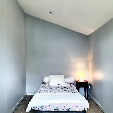 65 M2 With Garden-terrace And Pool セノッス - ル・ペノン